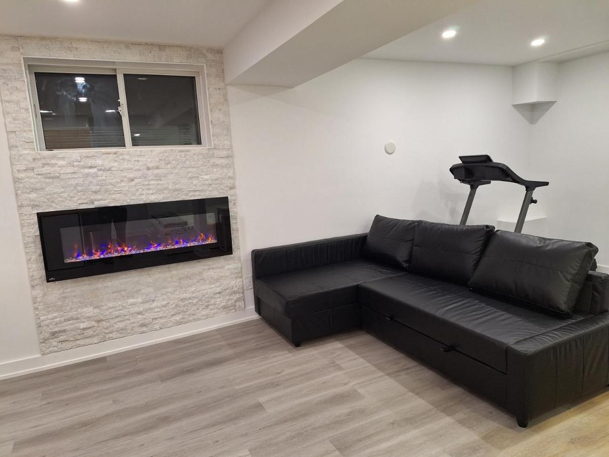 Independent Basement Studio Suite Ottawa Exteriör bild