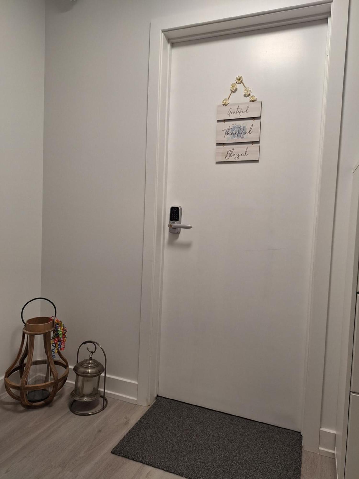 Independent Basement Studio Suite Ottawa Exteriör bild